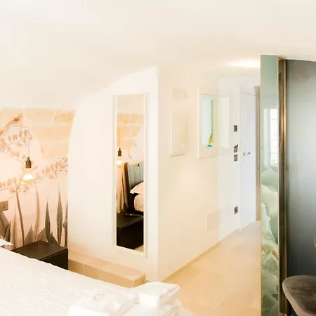 Гостевой дом Monsignore Maisons 4*